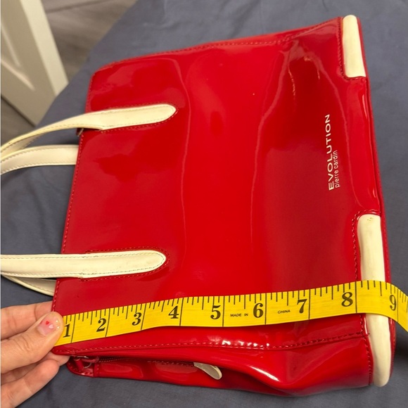 Red patent (charol) Pierre Cardin – Evolution evening handbag. - Picture 7 of 13